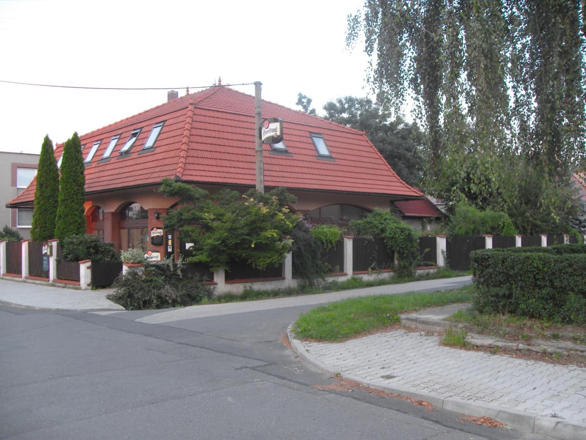 Arco Penzion Ostrava Ngoại thất bức ảnh
